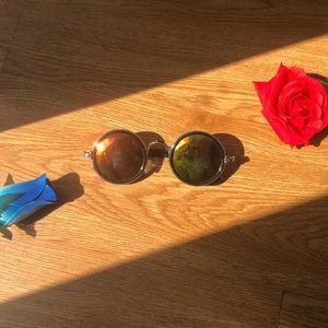 Trendy circular Uv glasses